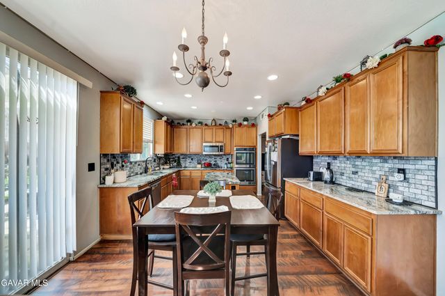 5818 W Avenue J-15, Lancaster, CA 93536