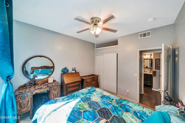 5818 W Avenue J-15, Lancaster, CA 93536