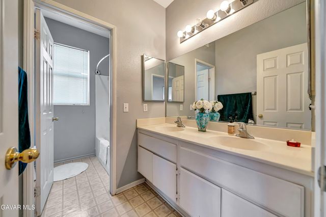 5818 W Avenue J-15, Lancaster, CA 93536