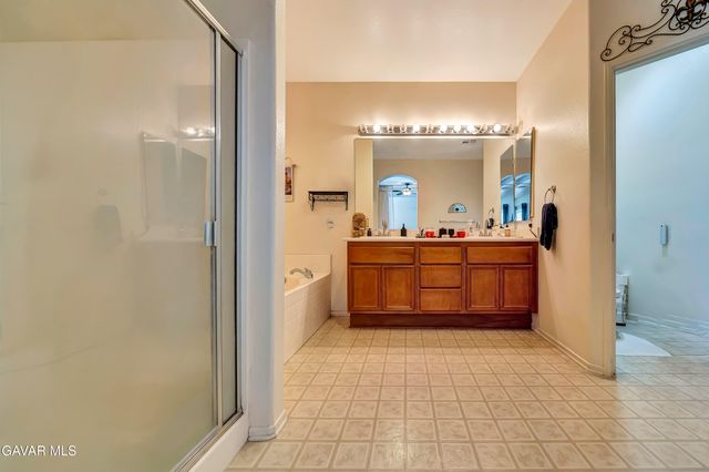 5818 W Avenue J-15, Lancaster, CA 93536