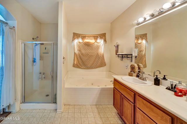 5818 W Avenue J-15, Lancaster, CA 93536