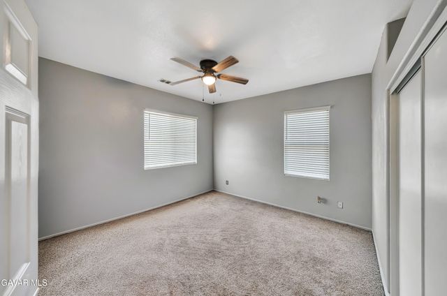 5818 W Avenue J-15, Lancaster, CA 93536