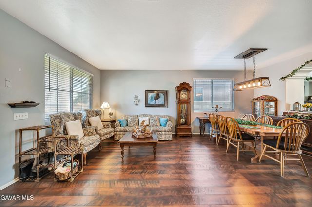 5818 W Avenue J-15, Lancaster, CA 93536