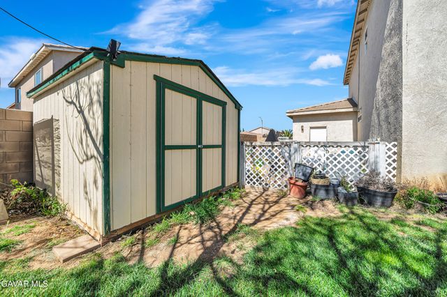 5818 W Avenue J-15, Lancaster, CA 93536