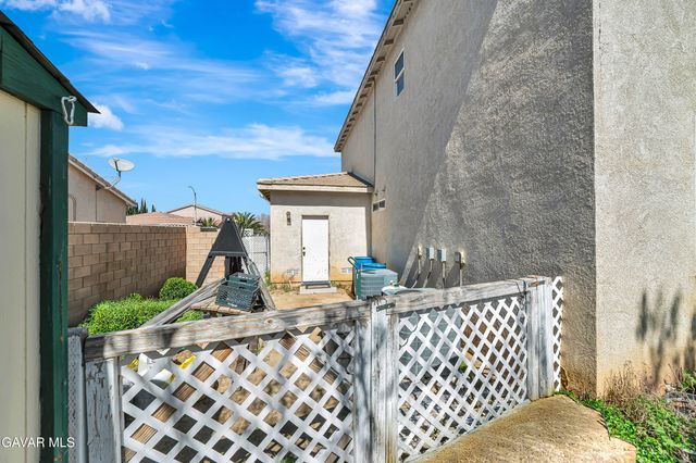 5818 W Avenue J-15, Lancaster, CA 93536