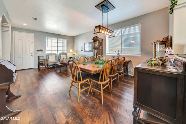 5818 W Avenue J-15, Lancaster, CA 93536