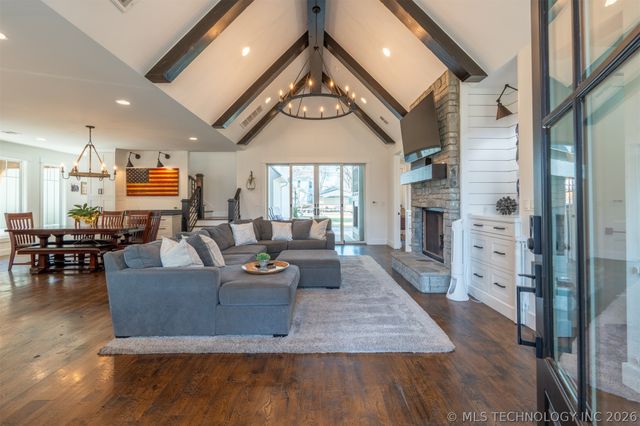 312 E Dallas Street, Broken Arrow, OK 74012