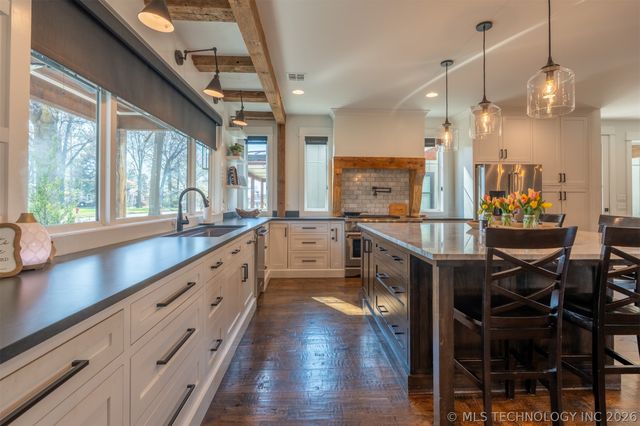 312 E Dallas Street, Broken Arrow, OK 74012