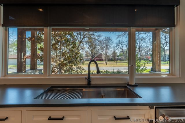 312 E Dallas Street, Broken Arrow, OK 74012