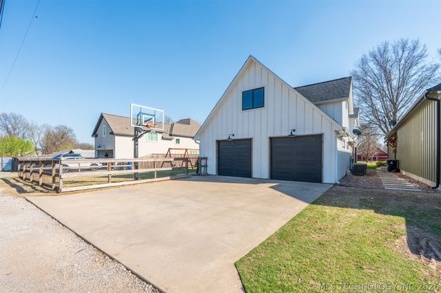 312 E Dallas Street, Broken Arrow, OK 74012