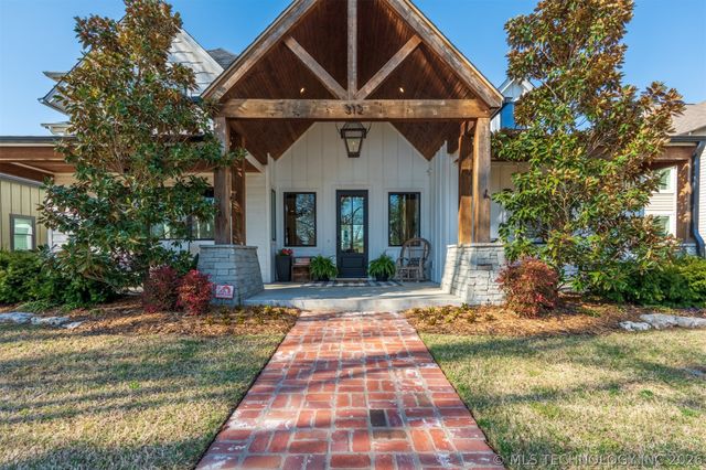 312 E Dallas Street, Broken Arrow, OK 74012