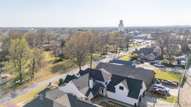 312 E Dallas Street, Broken Arrow, OK 74012