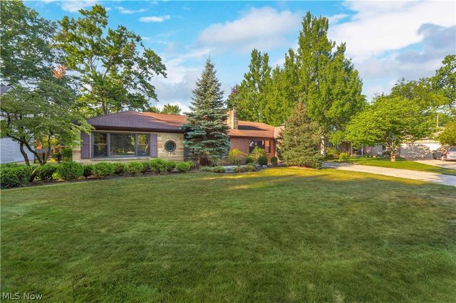 4820 W 211th Street, Fairview Park, OH 44126
