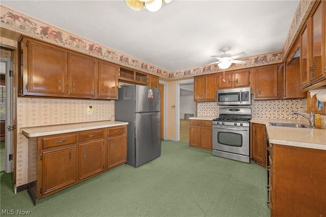 4820 W 211th Street, Fairview Park, OH 44126