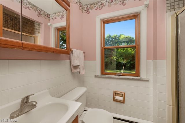 4820 W 211th Street, Fairview Park, OH 44126