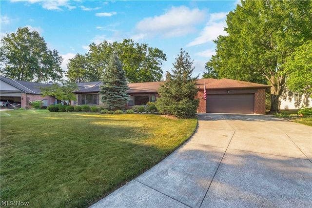 4820 W 211th Street, Fairview Park, OH 44126