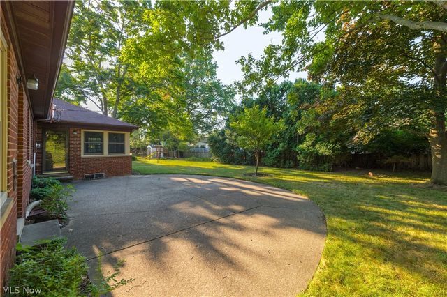 4820 W 211th Street, Fairview Park, OH 44126