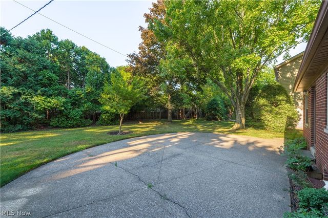 4820 W 211th Street, Fairview Park, OH 44126