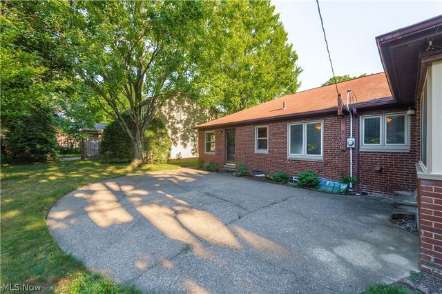 4820 W 211th Street, Fairview Park, OH 44126