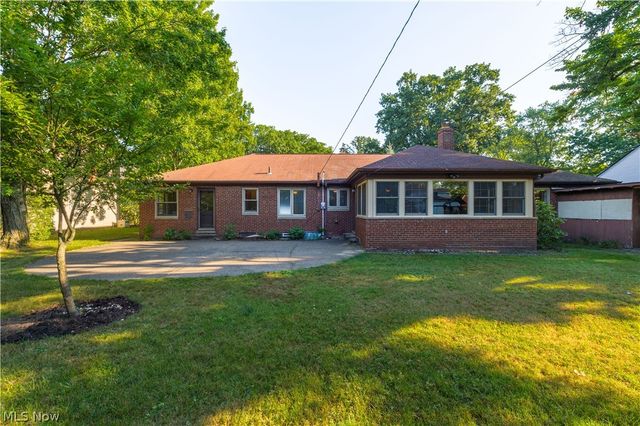4820 W 211th Street, Fairview Park, OH 44126