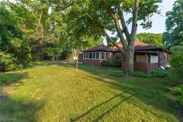 4820 W 211th Street, Fairview Park, OH 44126