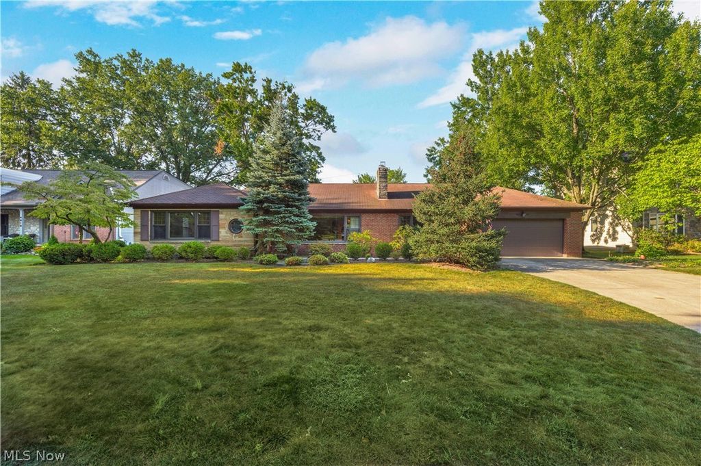 4820 W 211th Street, Fairview Park, OH 44126
