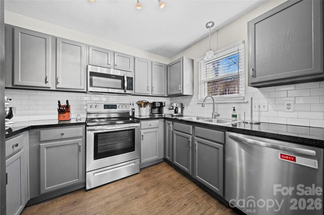 12112 Kempshott Court, Charlotte, NC 28273