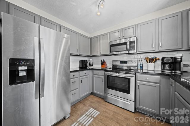 12112 Kempshott Court, Charlotte, NC 28273