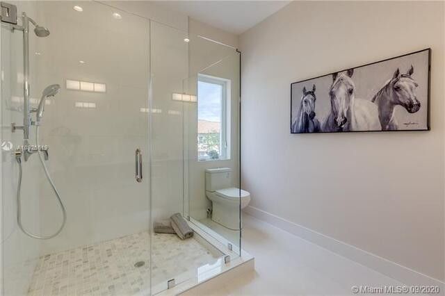 698 NE 43rd Street 698, Oakland Park, FL 33334