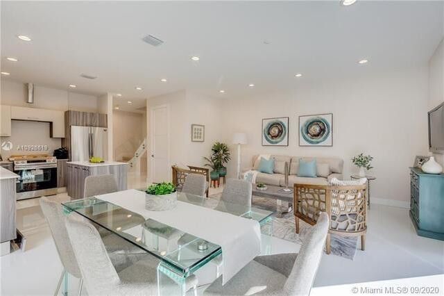 698 NE 43rd Street 698, Oakland Park, FL 33334