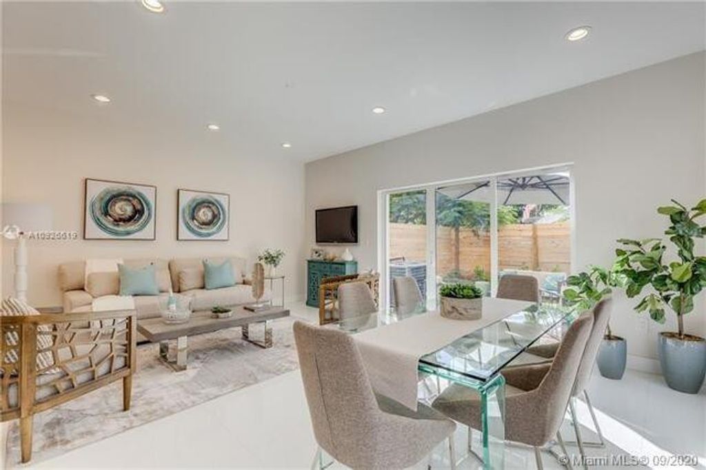 698 NE 43rd Street 698, Oakland Park, FL 33334