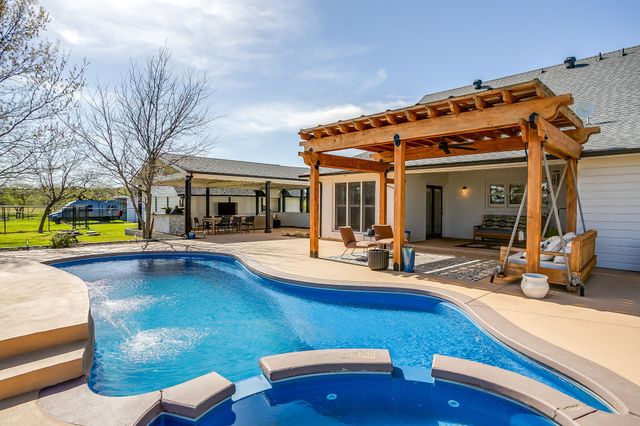 10638 CR 1016, Burleson, TX 76028