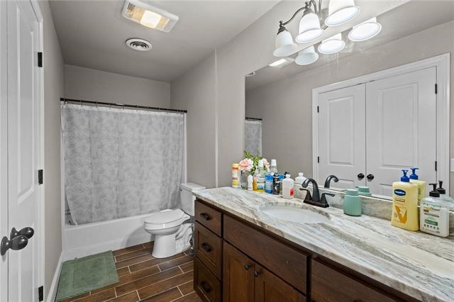 15392 Woods Lodge Road, Garfield, AR 72732