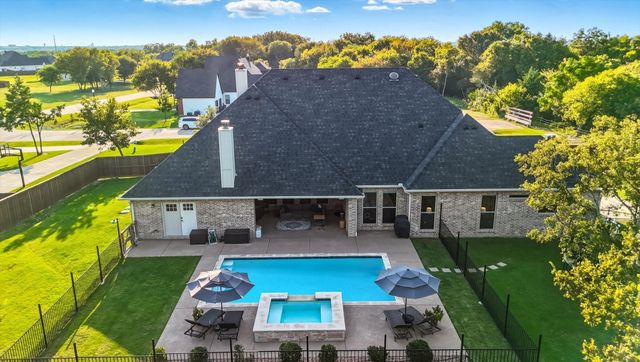1320 Hayfield Drive, Midlothian, TX 76065