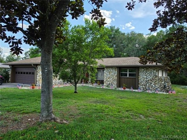 4 Laurelcherry Court, Homosassa, FL 34446