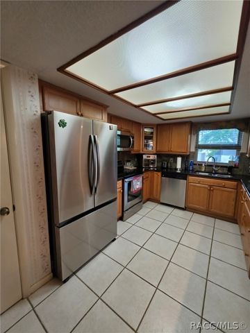 4 Laurelcherry Court, Homosassa, FL 34446