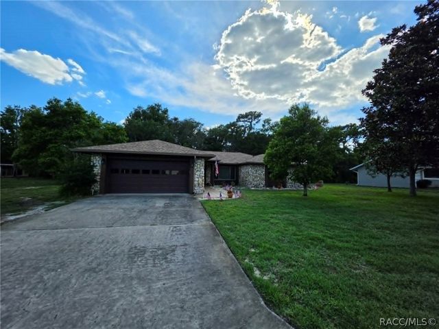 4 Laurelcherry Court, Homosassa, FL 34446
