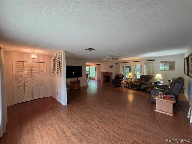 4 Laurelcherry Court, Homosassa, FL 34446