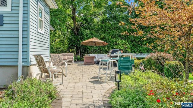 152 Hill Street, Midland Park, NJ 07432