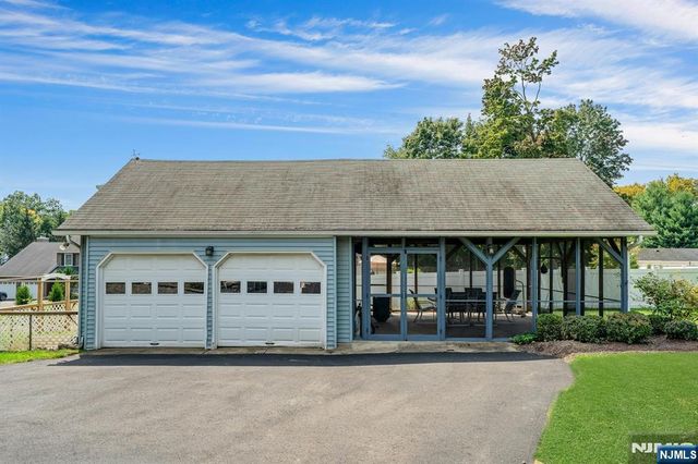 152 Hill Street, Midland Park, NJ 07432