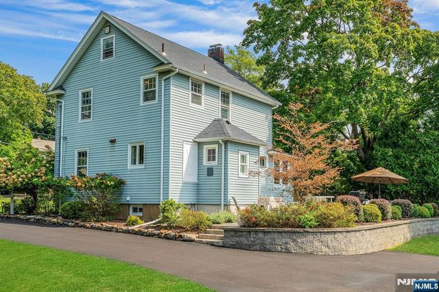 152 Hill Street, Midland Park, NJ 07432