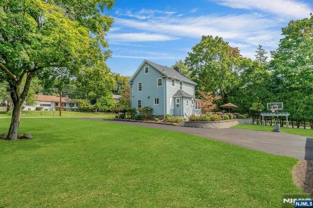 152 Hill Street, Midland Park, NJ 07432