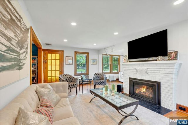 152 Hill Street, Midland Park, NJ 07432