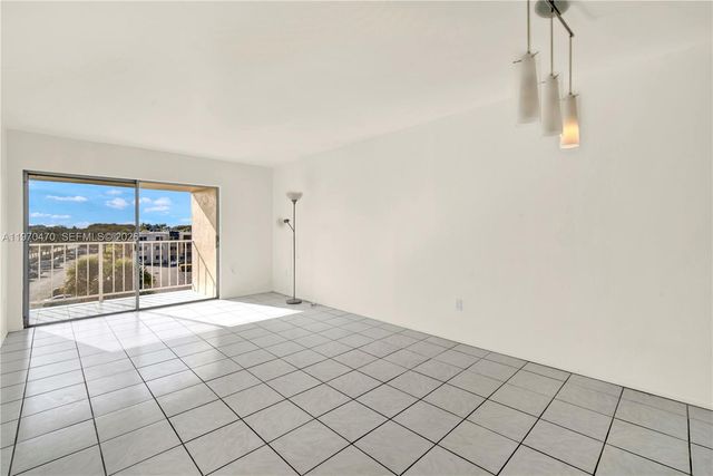 7747 SW 86th St D-403, Miami, FL 33143