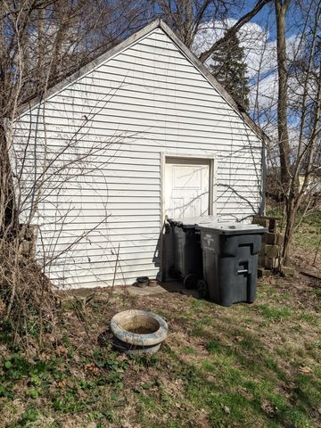 309 N Red Bud Trail, Buchanan, MI 49107