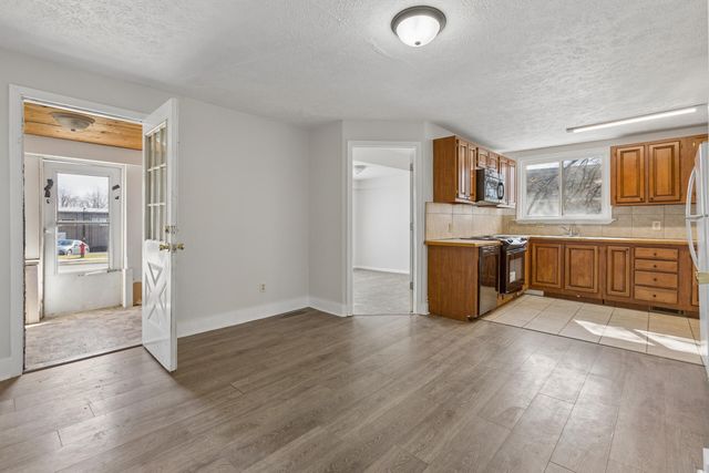 309 N Red Bud Trail, Buchanan, MI 49107