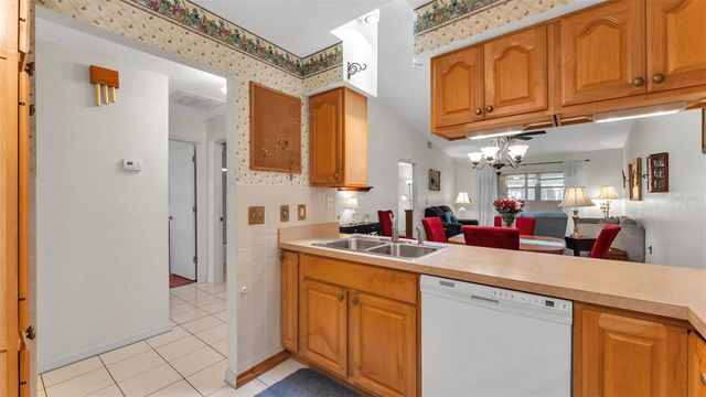 1504 OAKVIEW CIRCLE SE, Winter Haven, FL 33880
