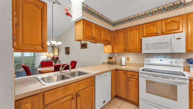 1504 OAKVIEW CIRCLE SE, Winter Haven, FL 33880