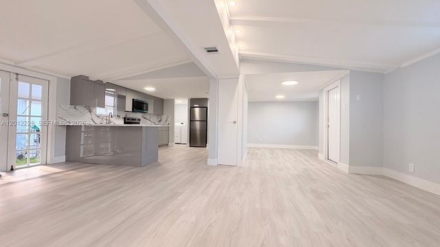 21610 NW 7th Ct, Pembroke Pines, FL 33029