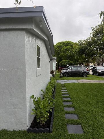 21610 NW 7th Ct, Pembroke Pines, FL 33029